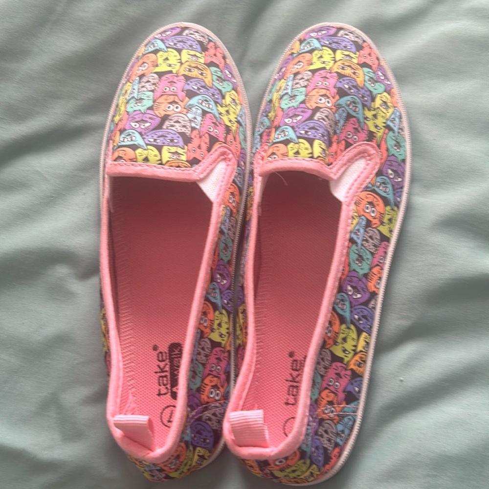 NWOT Women’s Silly Cat Slip on Sneakers size 7